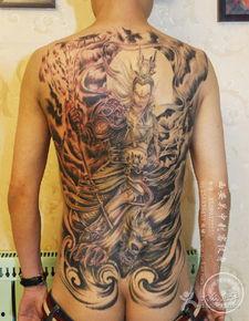 纹身大背图片,大背图案的视觉冲击与深层寓意