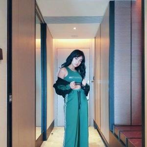 明星雨馨,闪耀星途,璀璨人生