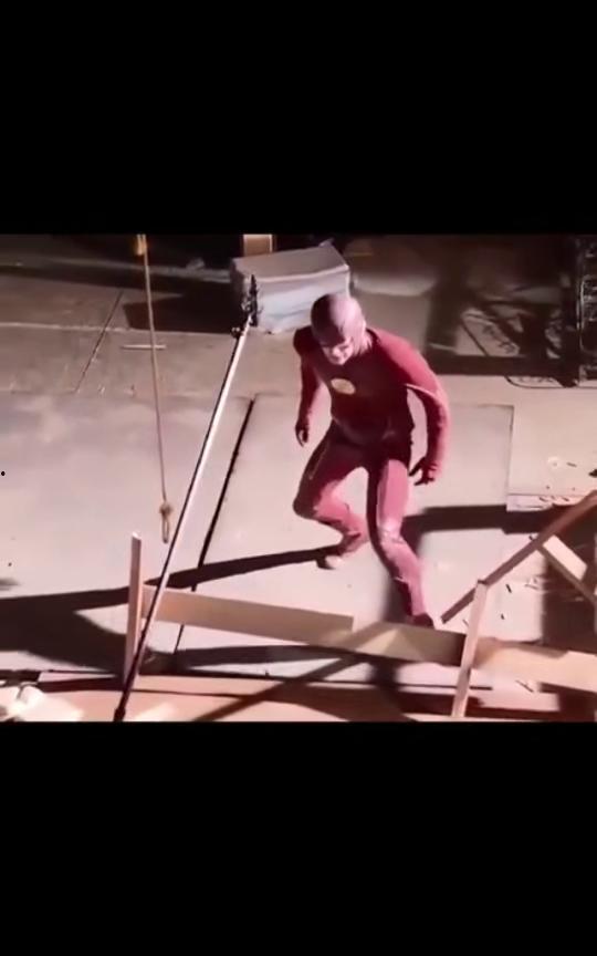 闪电侠拍摄花絮,惊险花絮背后的精彩瞬间